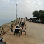 Al Faro Couette-café Realmonte