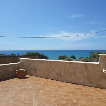Al Faro Bed & Breakfast Realmonte