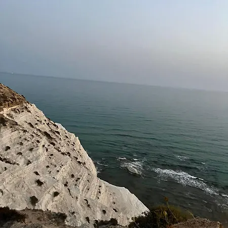 Al Faro Bed & Breakfast